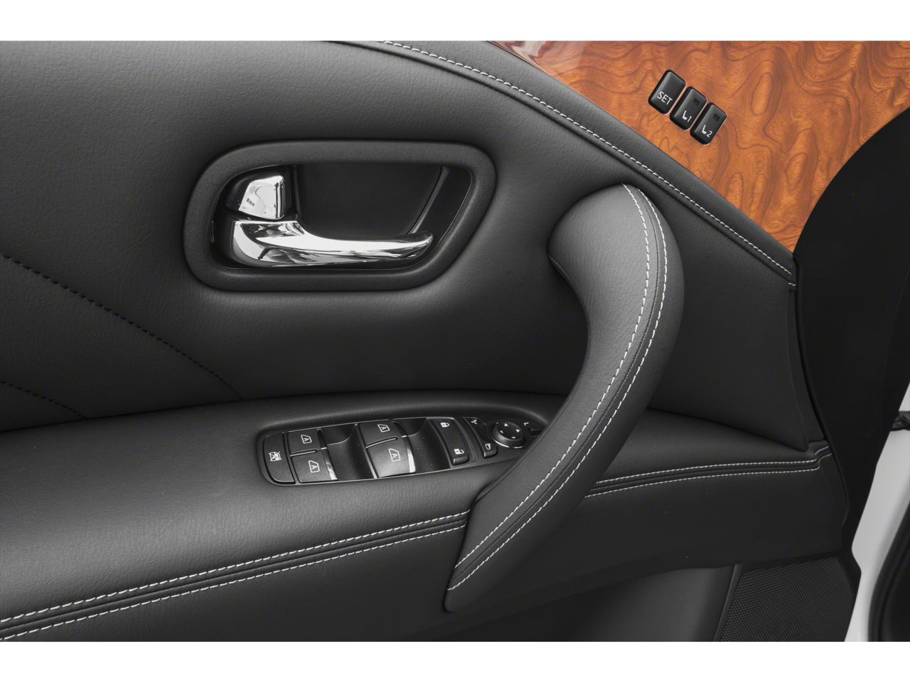 2015 INFINITI QX80 2WD 4dr