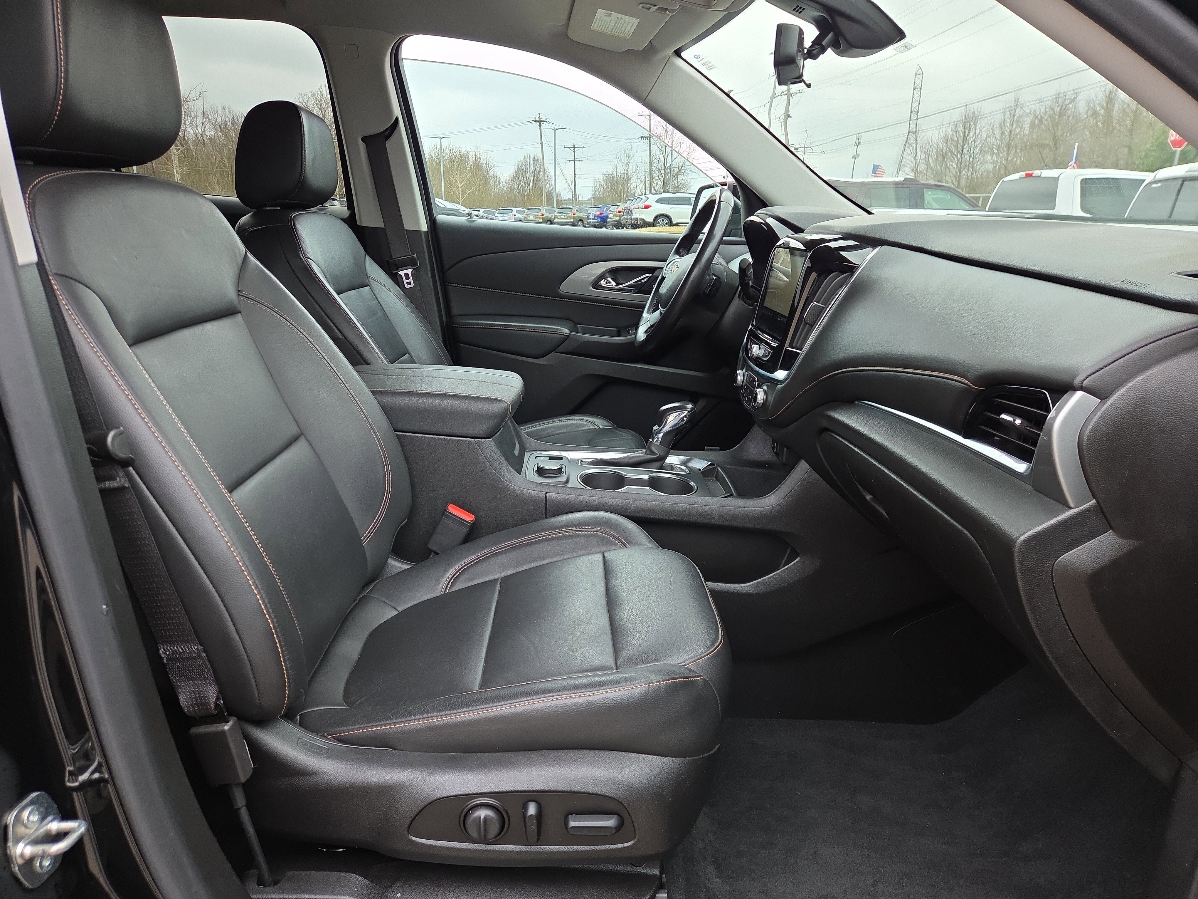 2021 Chevrolet Traverse LT Leather