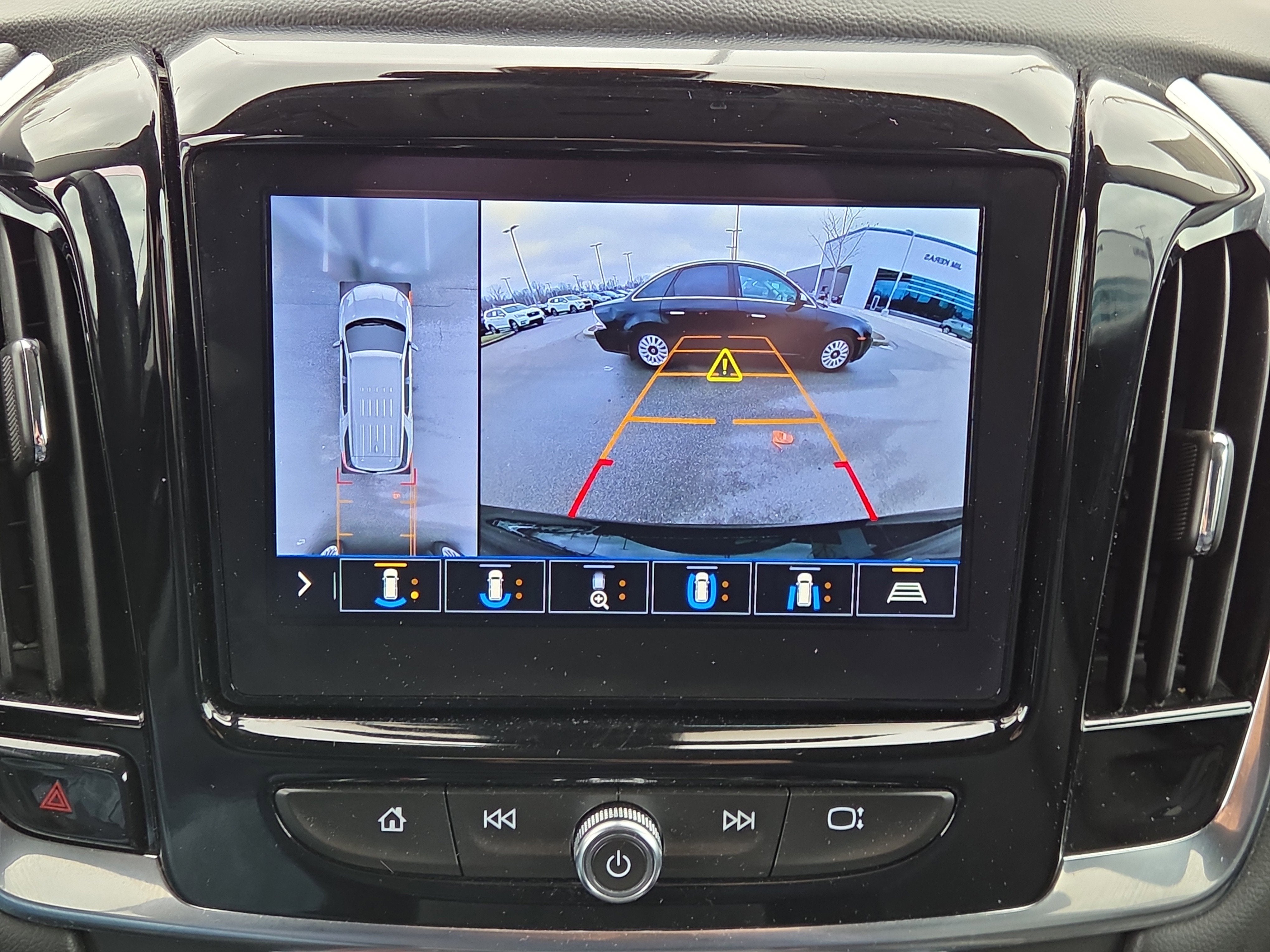 2021 Chevrolet Traverse LT Leather