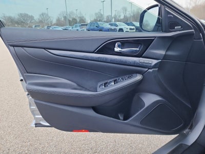 2023 Nissan Maxima Platinum