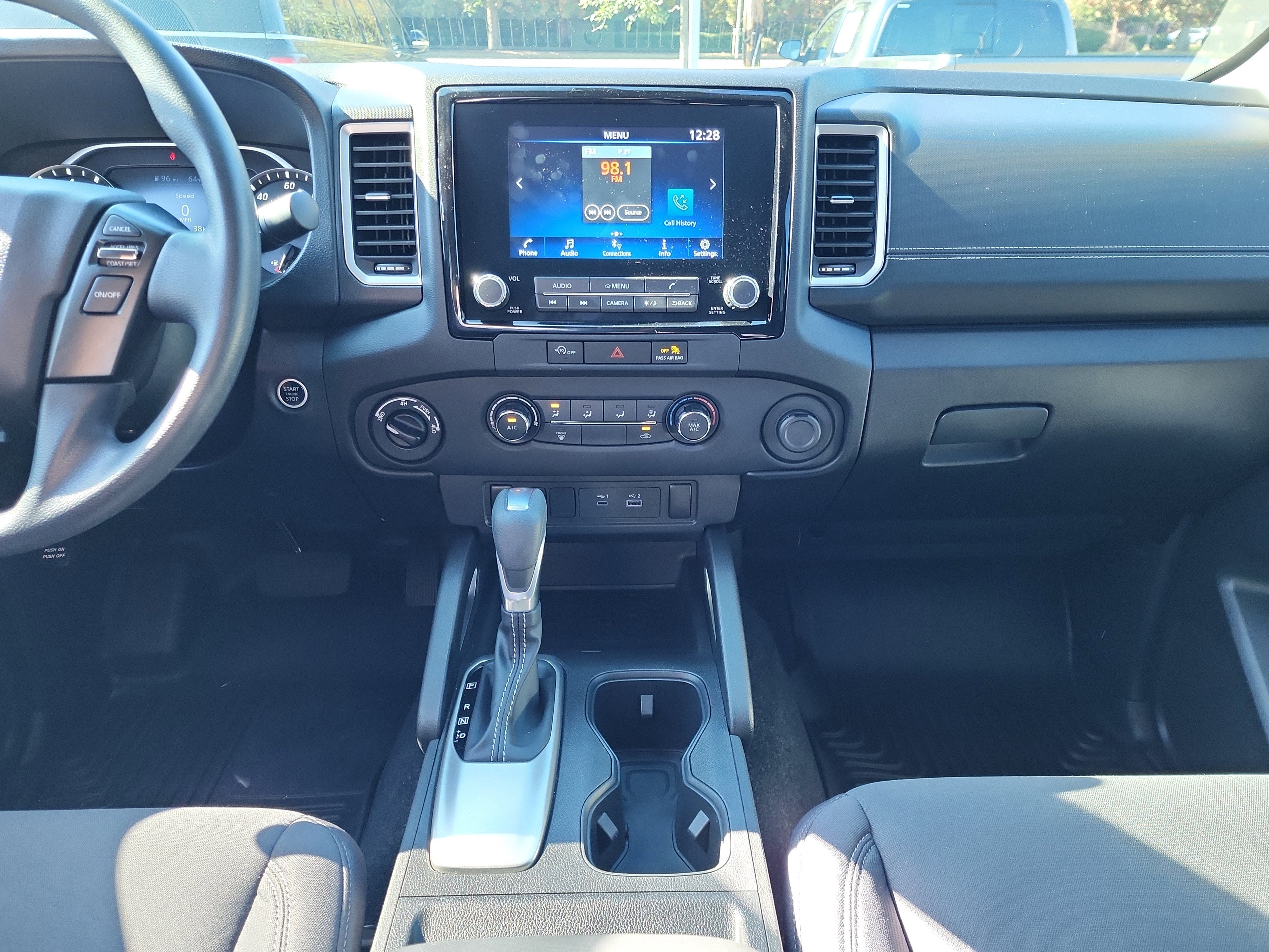 2024 Nissan Frontier SV