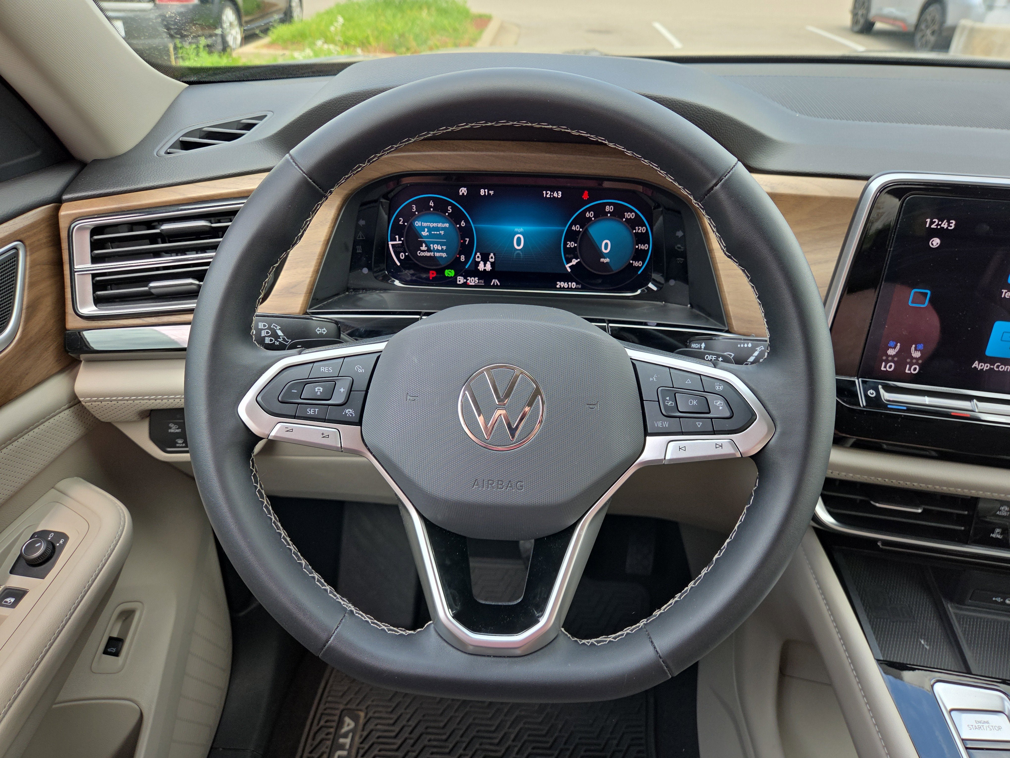 2024 Volkswagen Atlas 2.0T SE w/Technology