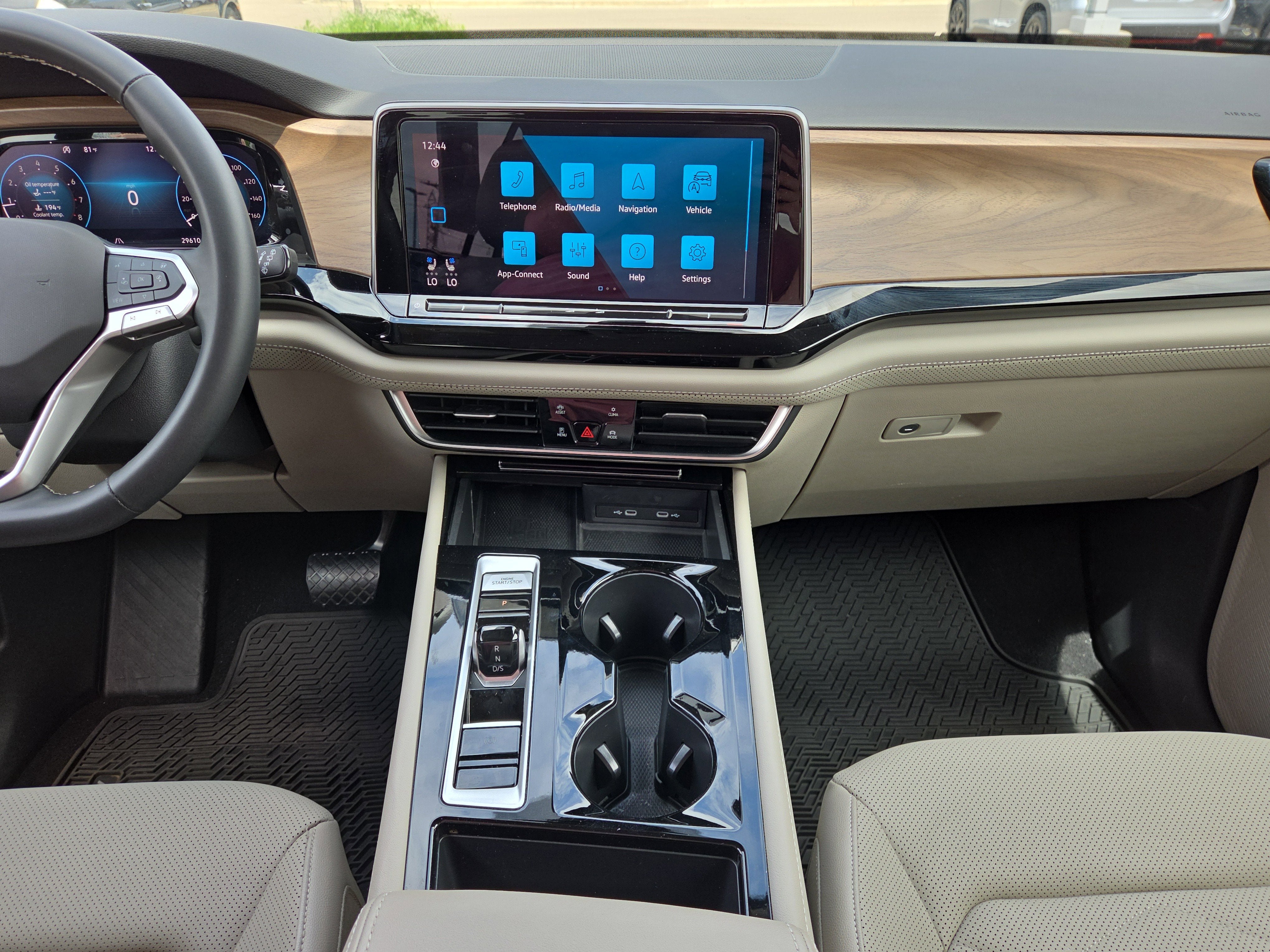 2024 Volkswagen Atlas 2.0T SE w/Technology