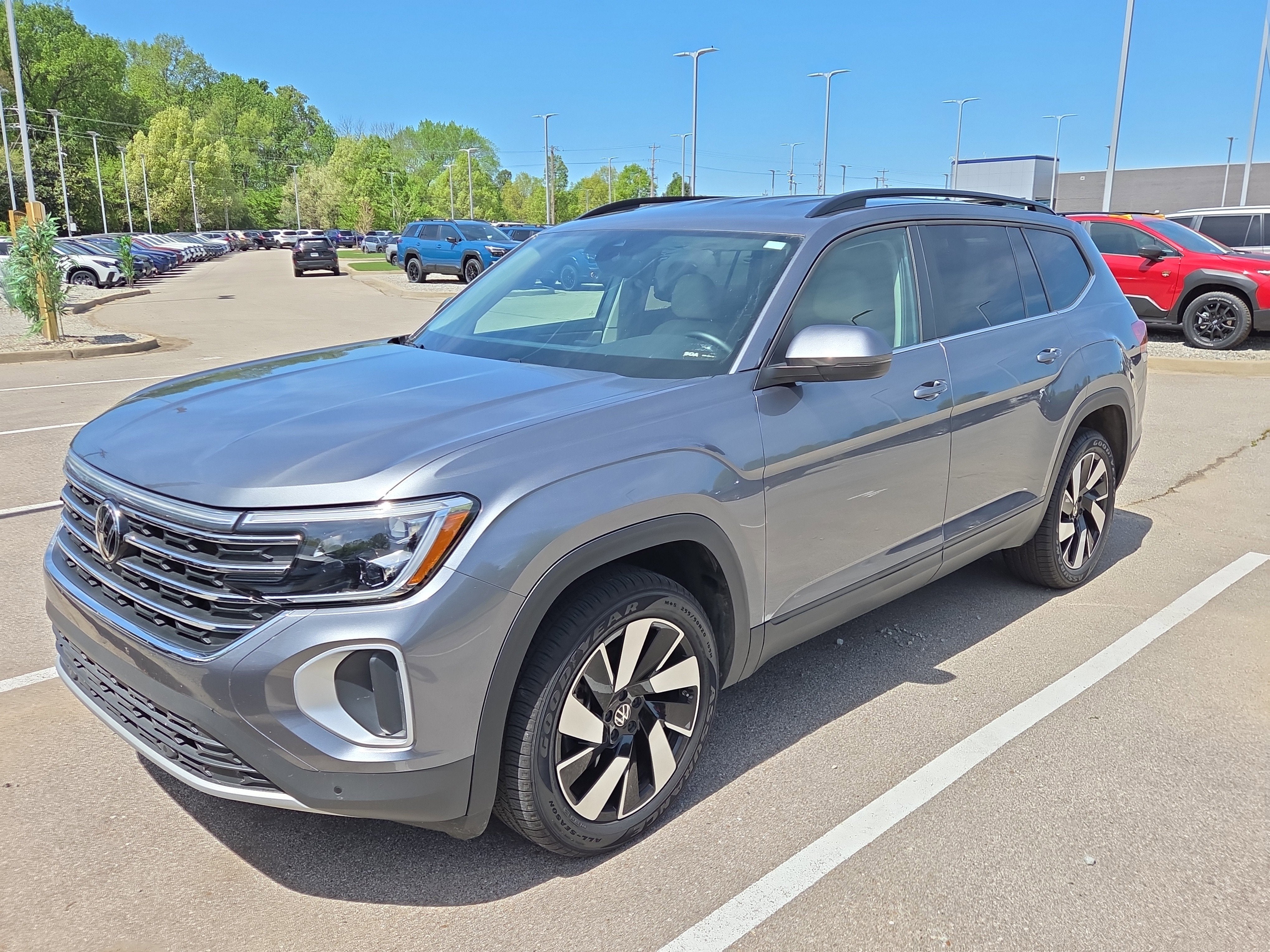 2024 Volkswagen Atlas 2.0T SE w/Technology