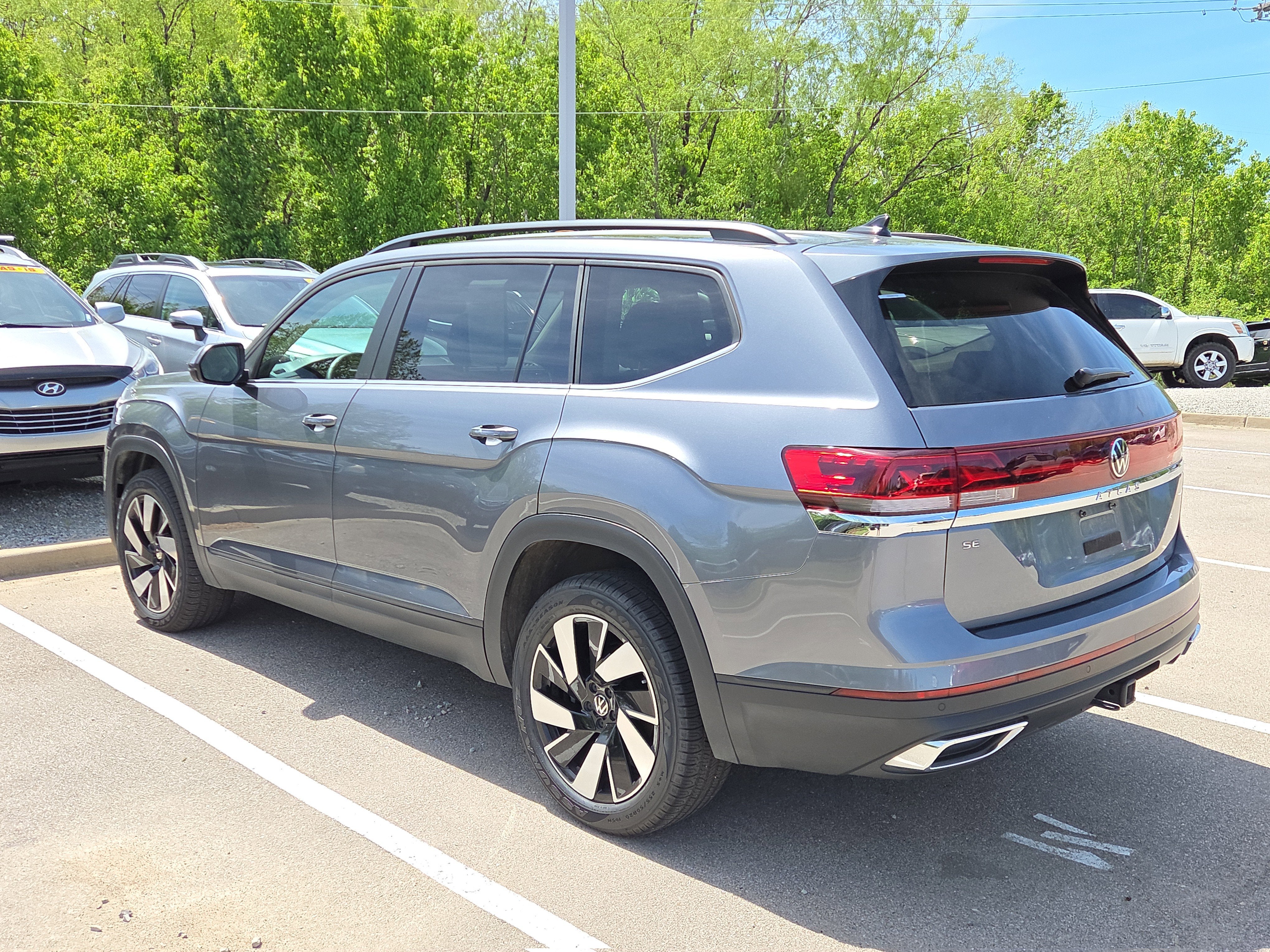 2024 Volkswagen Atlas 2.0T SE w/Technology
