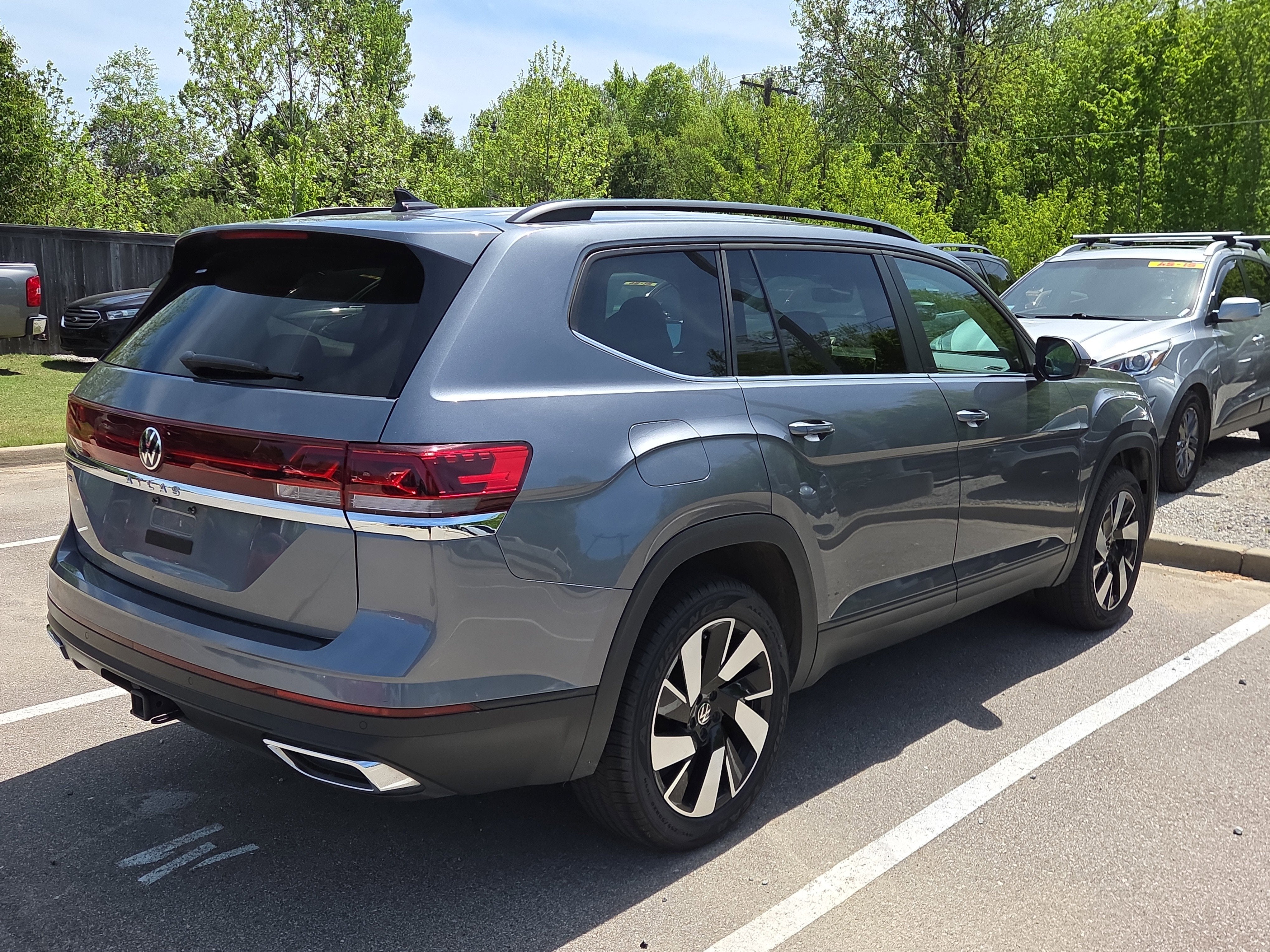 2024 Volkswagen Atlas 2.0T SE w/Technology