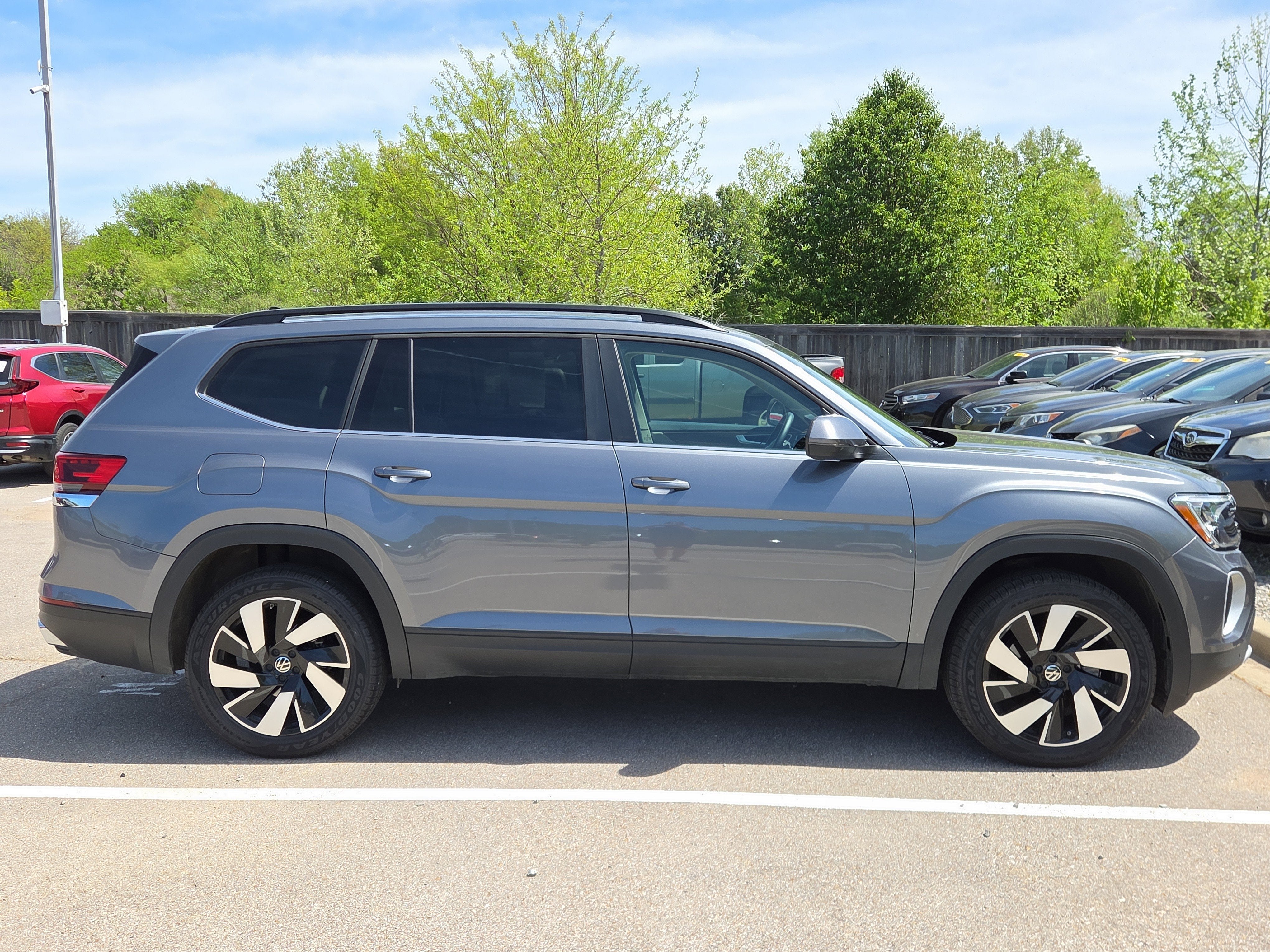 2024 Volkswagen Atlas 2.0T SE w/Technology