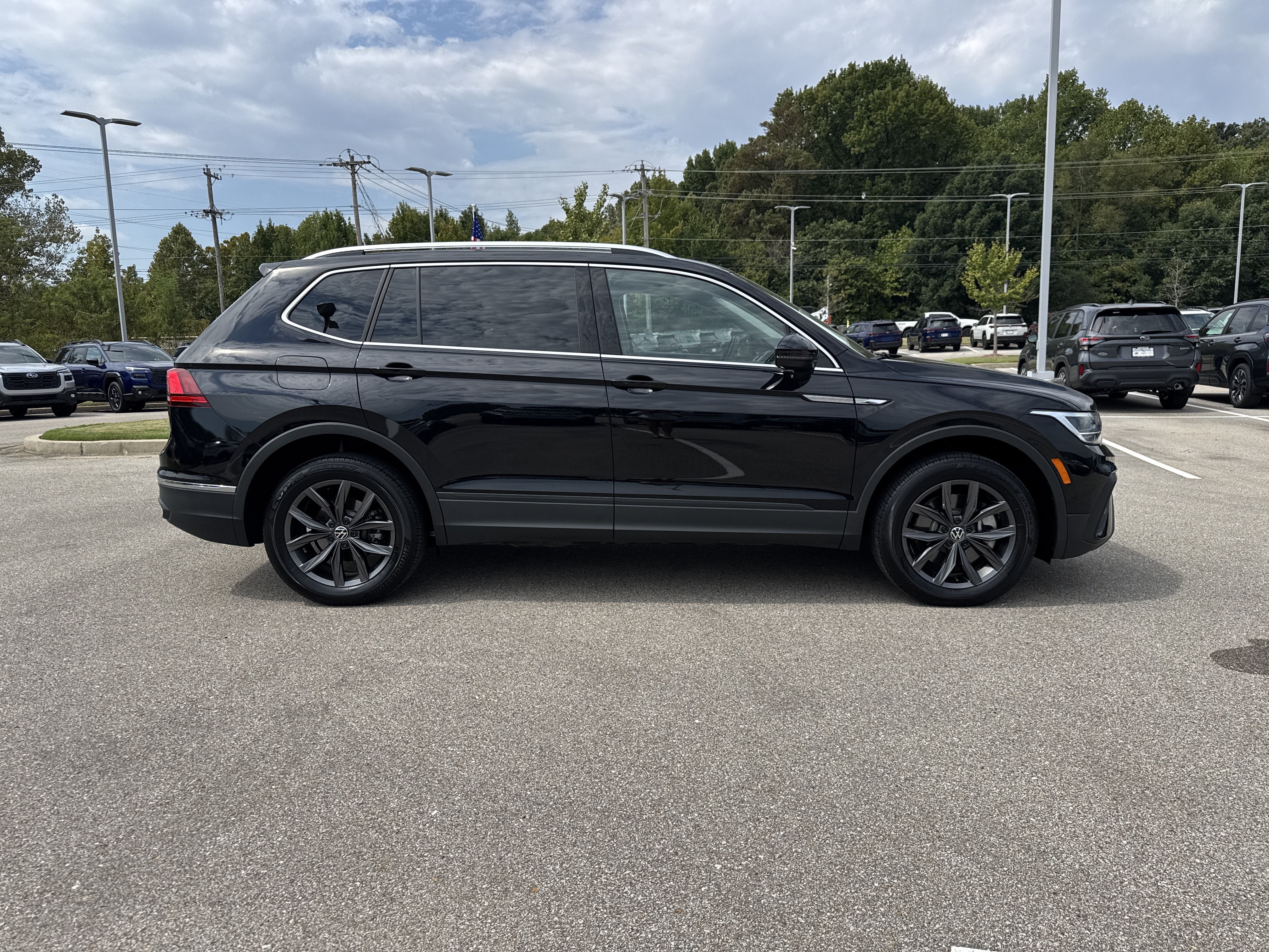 2023 Volkswagen Tiguan SE