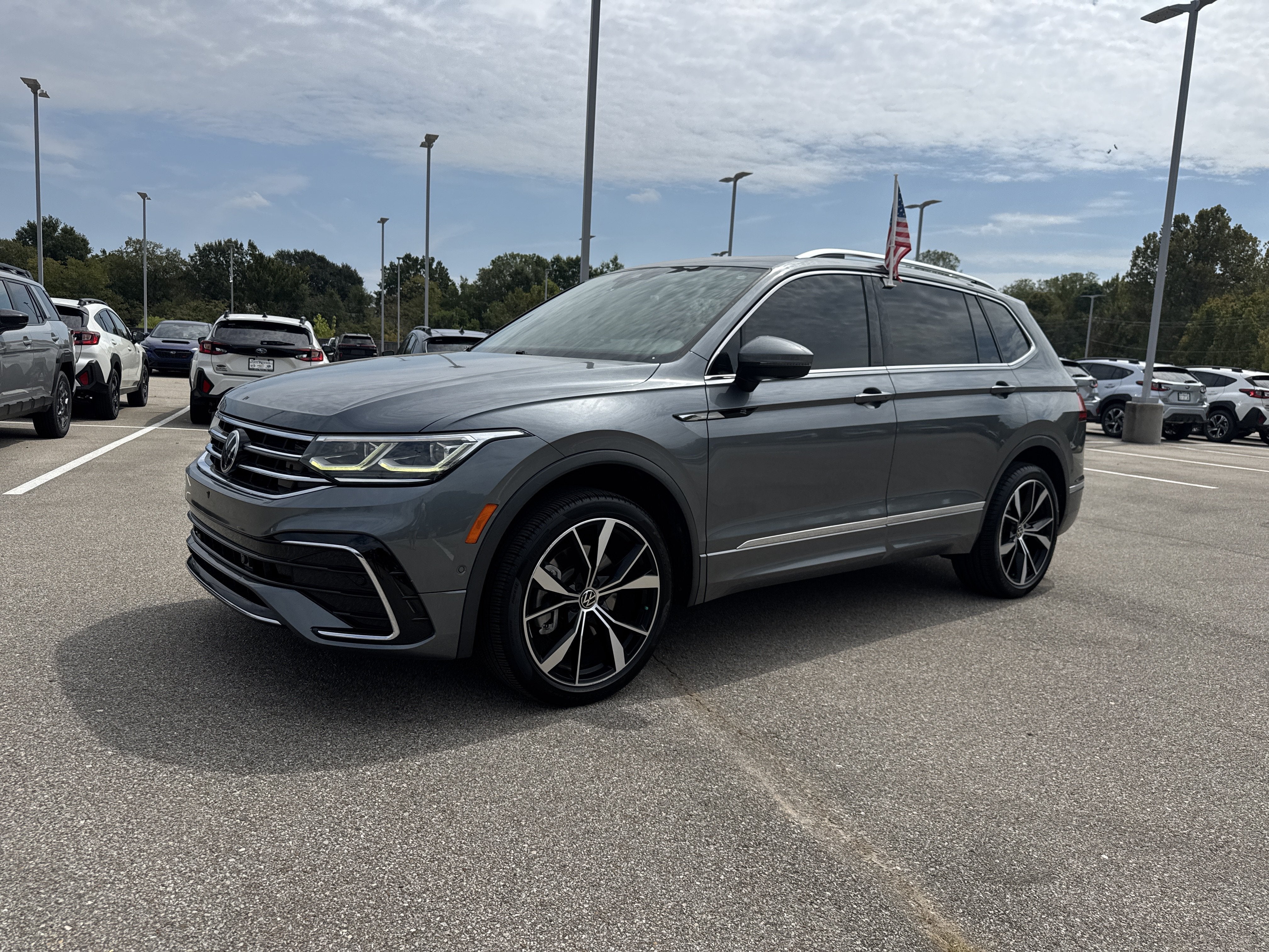 2022 Volkswagen Tiguan SEL R-Line