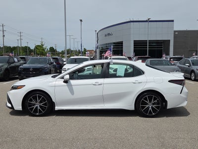 2024 Toyota Camry SE