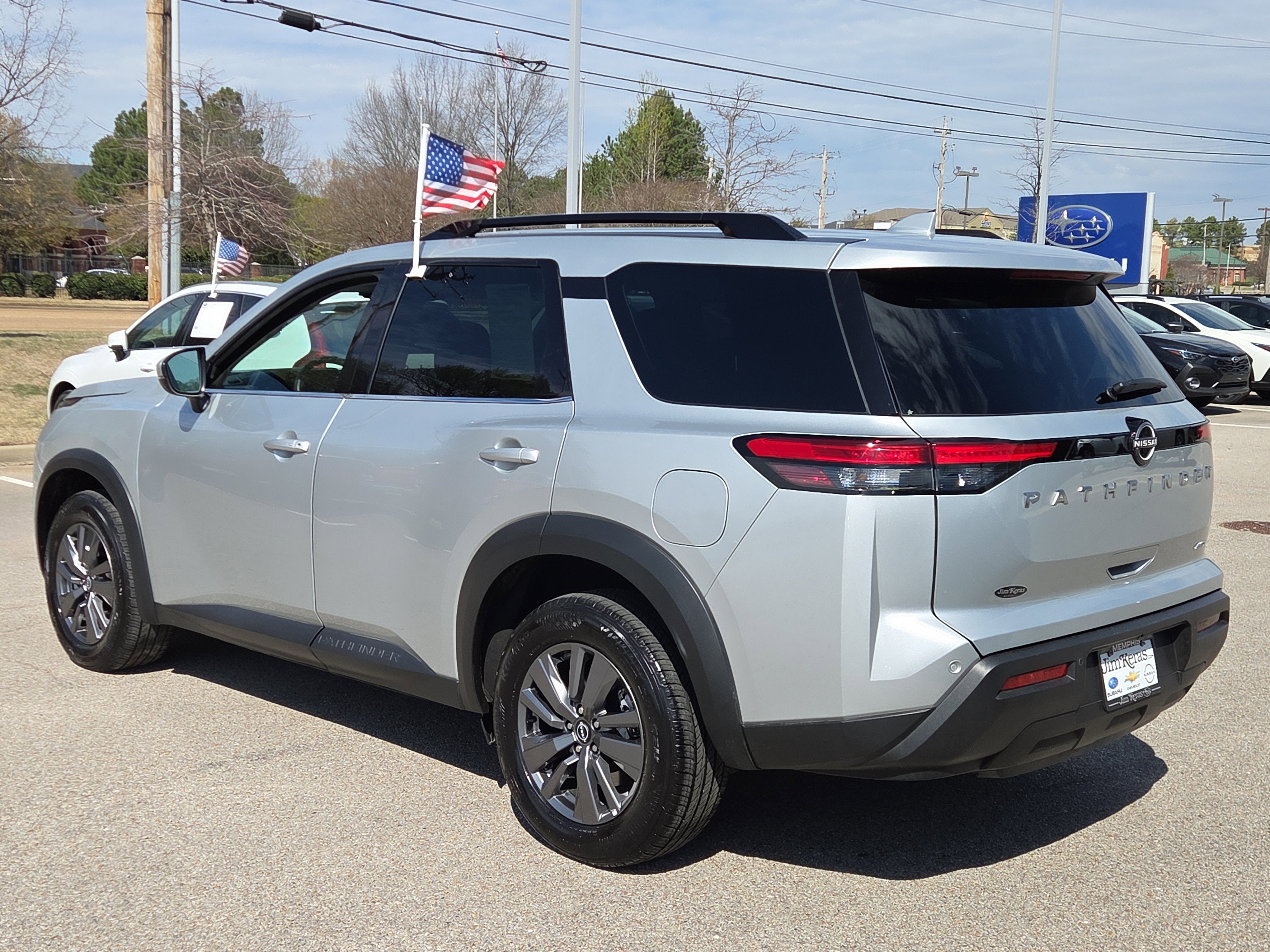 2025 Nissan Pathfinder SV