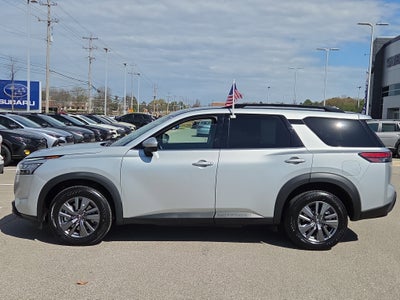 2025 Nissan Pathfinder SV