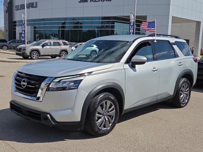 2025 Nissan Pathfinder SV