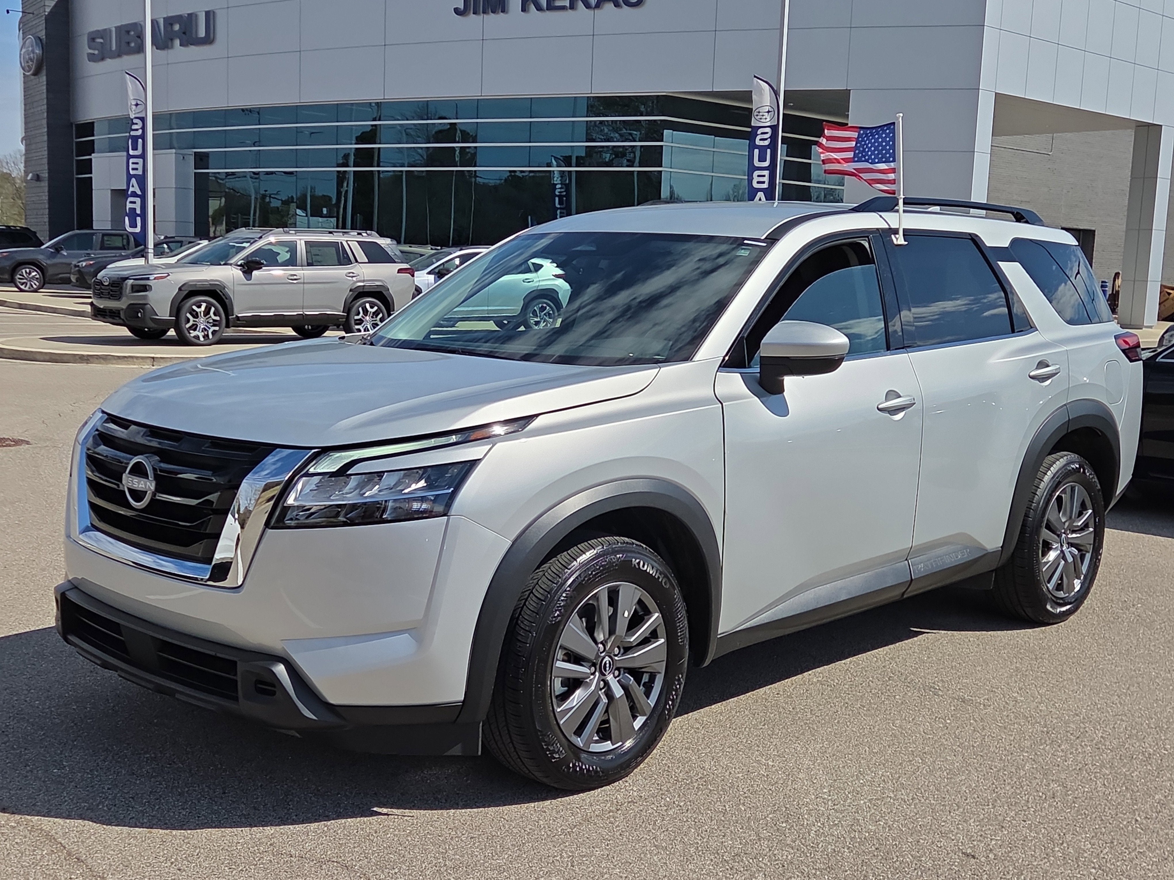 2025 Nissan Pathfinder SV