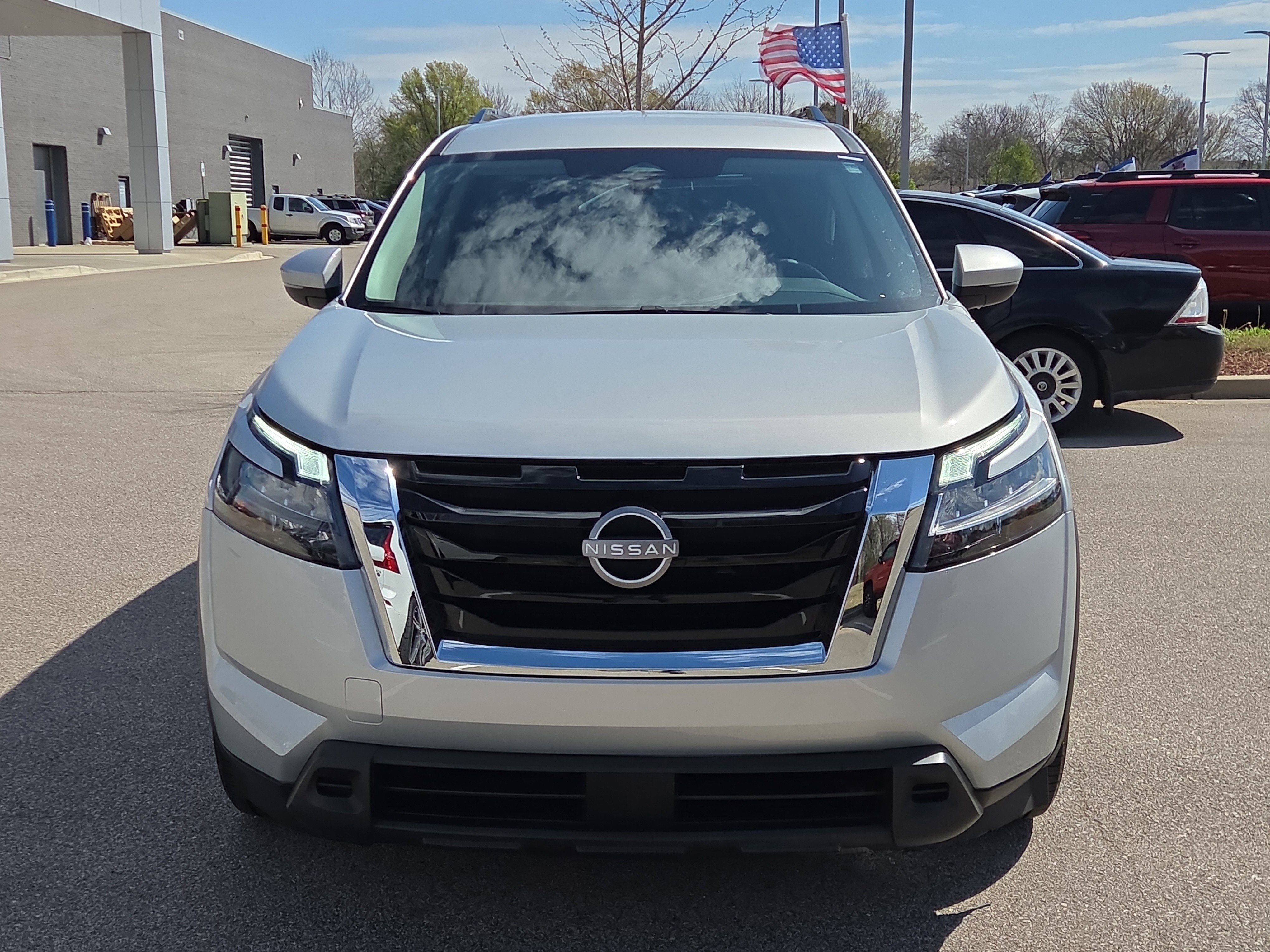 2025 Nissan Pathfinder SV