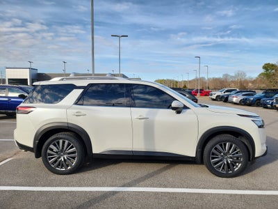 2024 Nissan Pathfinder SL